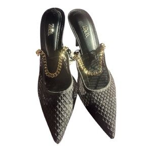 Zara Black Quilted Heels with Gold Chain Accent NEW WITH TAG